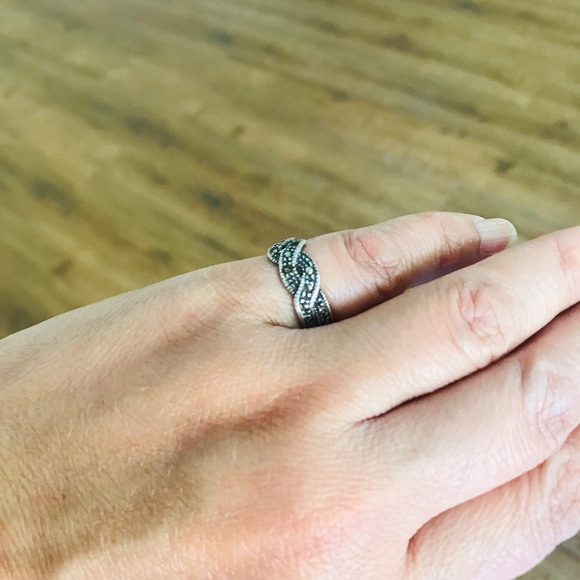 ♦️💍SALE‼️Marcasite Women’s Ring size 5-6 - Picture 6 of 7